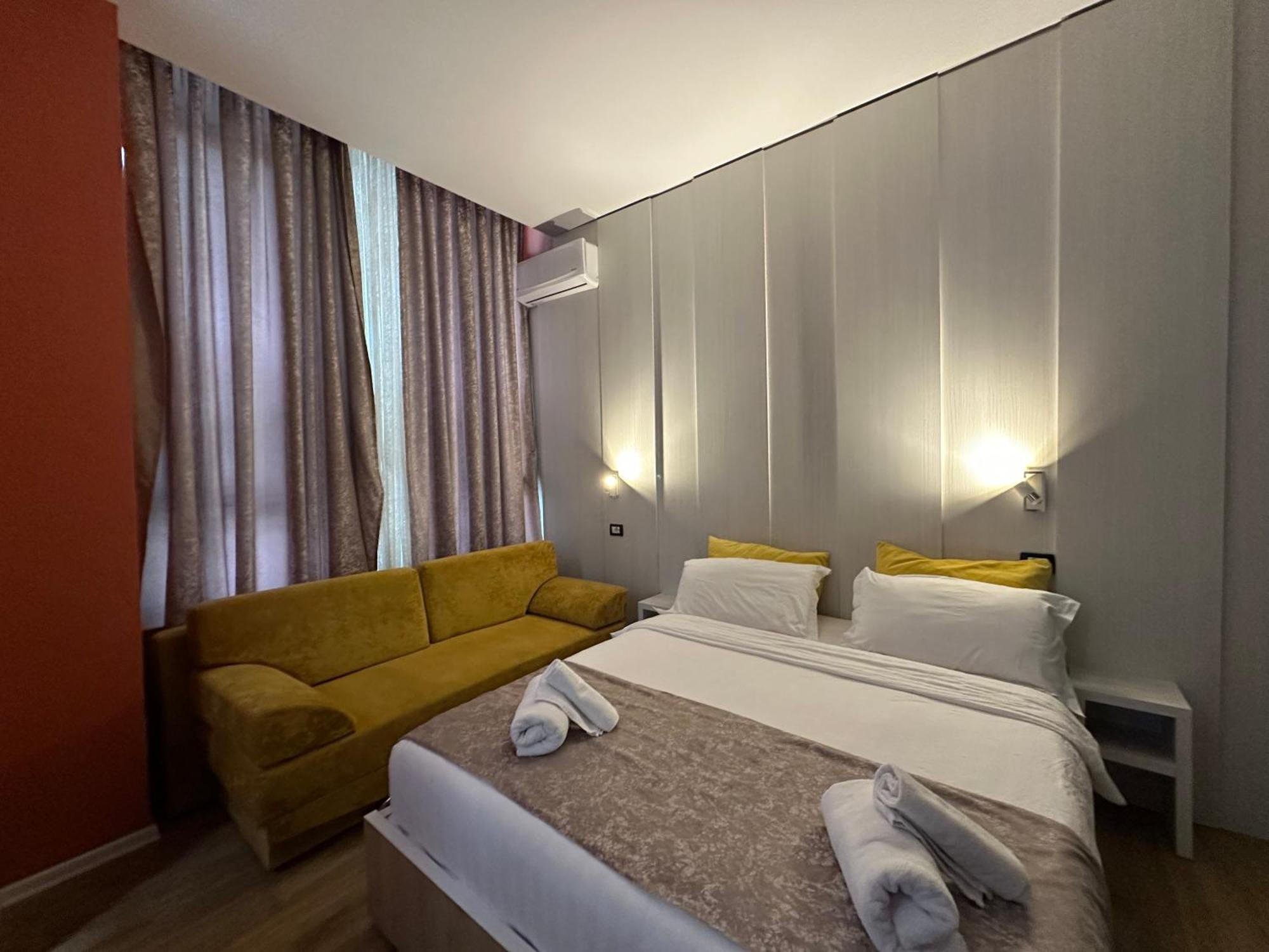 Colombia Apartments&Rooms Durrës Exterior foto