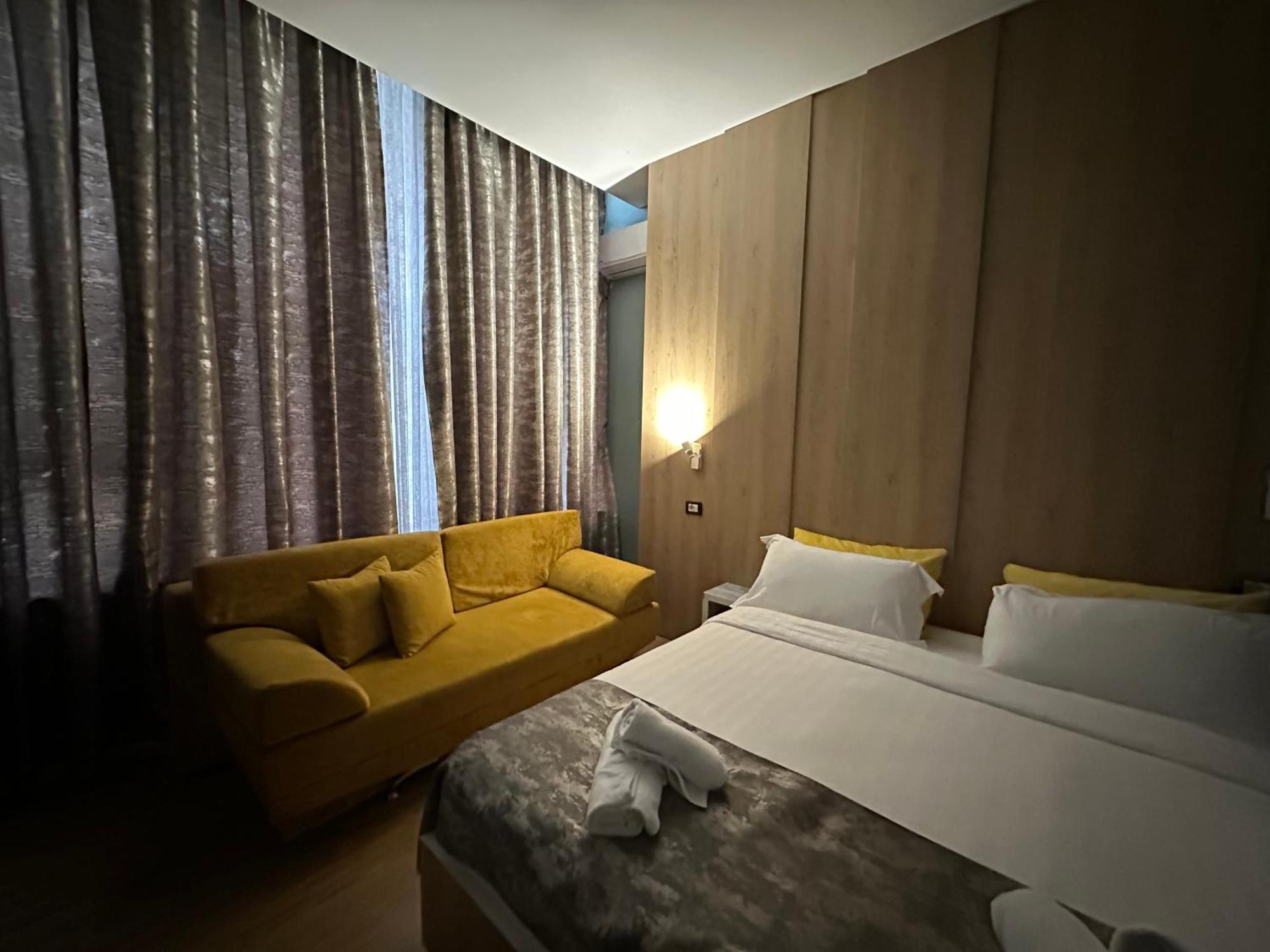 Colombia Apartments&Rooms Durrës Exterior foto